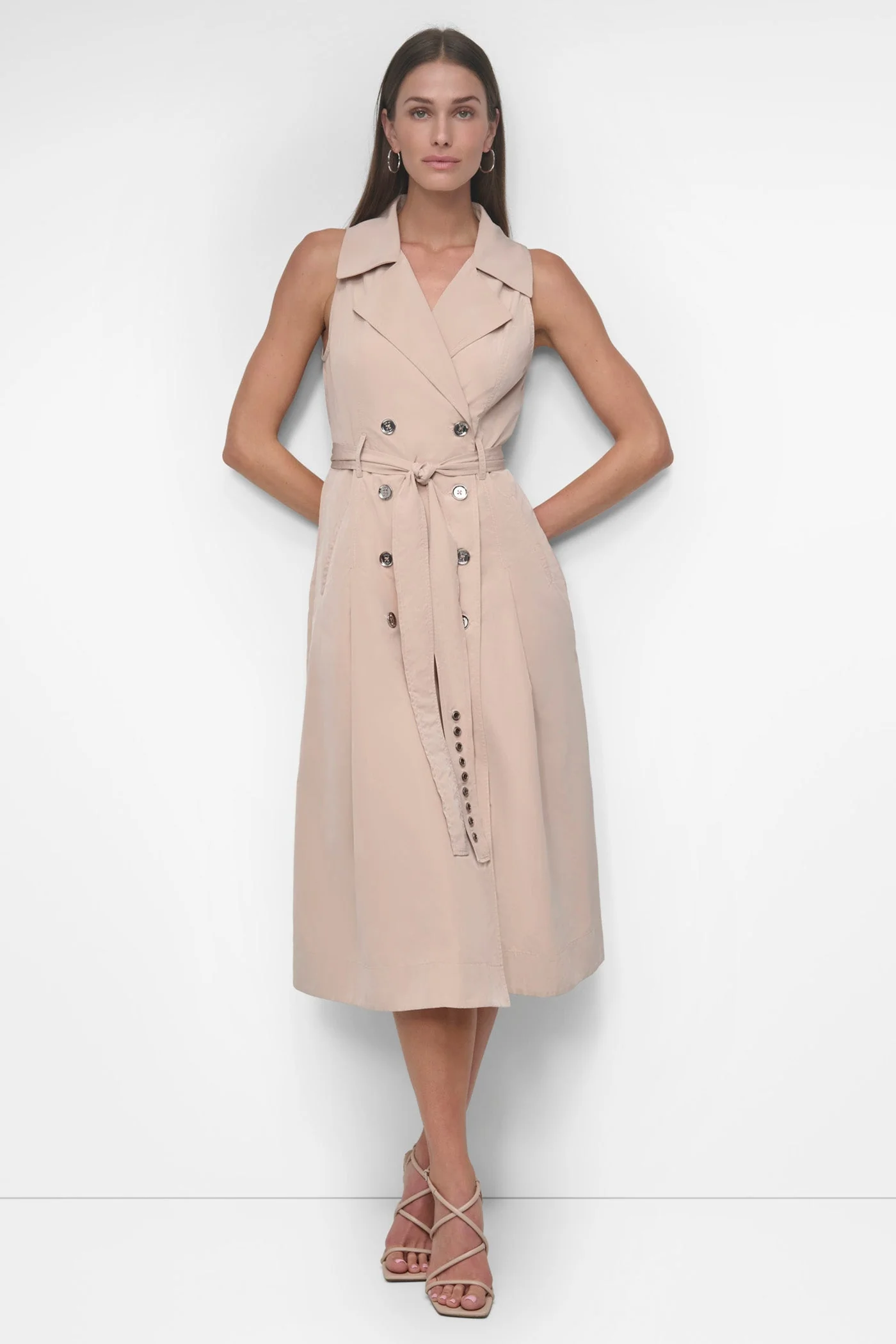 SLEEVELESS DOUBLE BREAST FITTED COAT