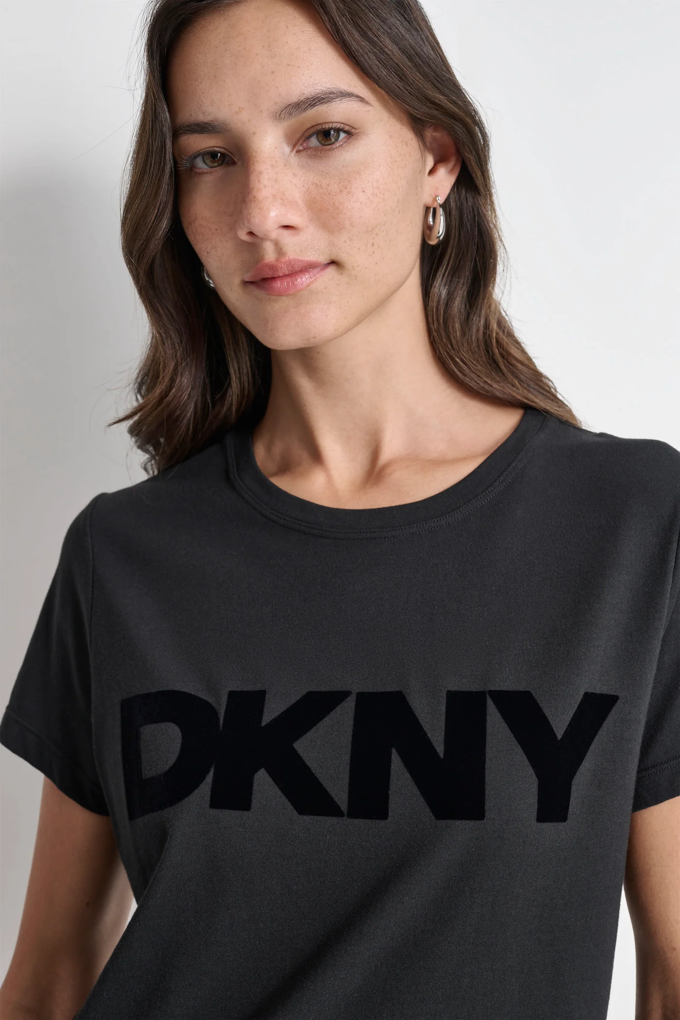 FLOCKED LOGO CREW NECK TEE - Image 8