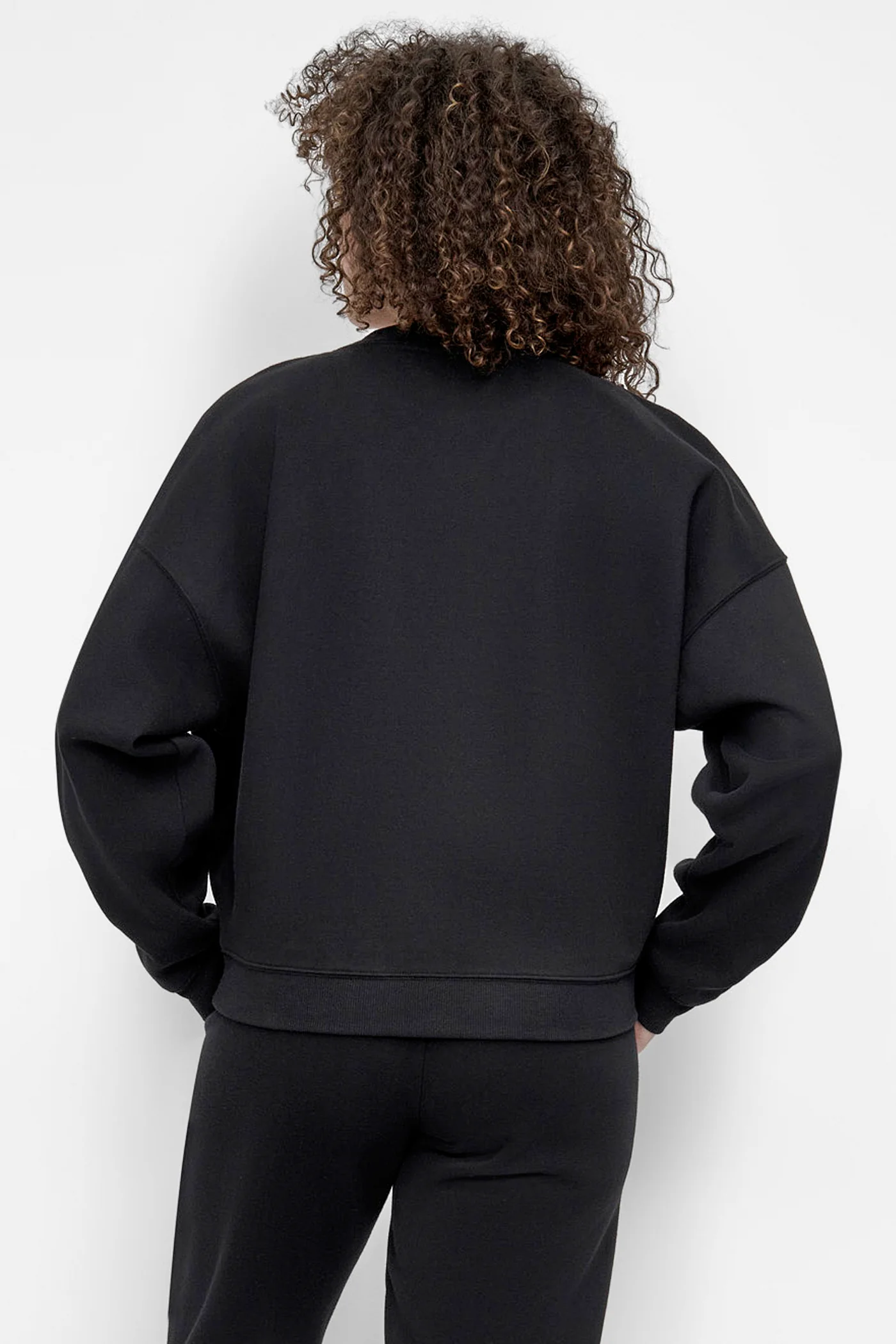 DKNY LOGO CREWNECK SWEATSHIRT - Image 3