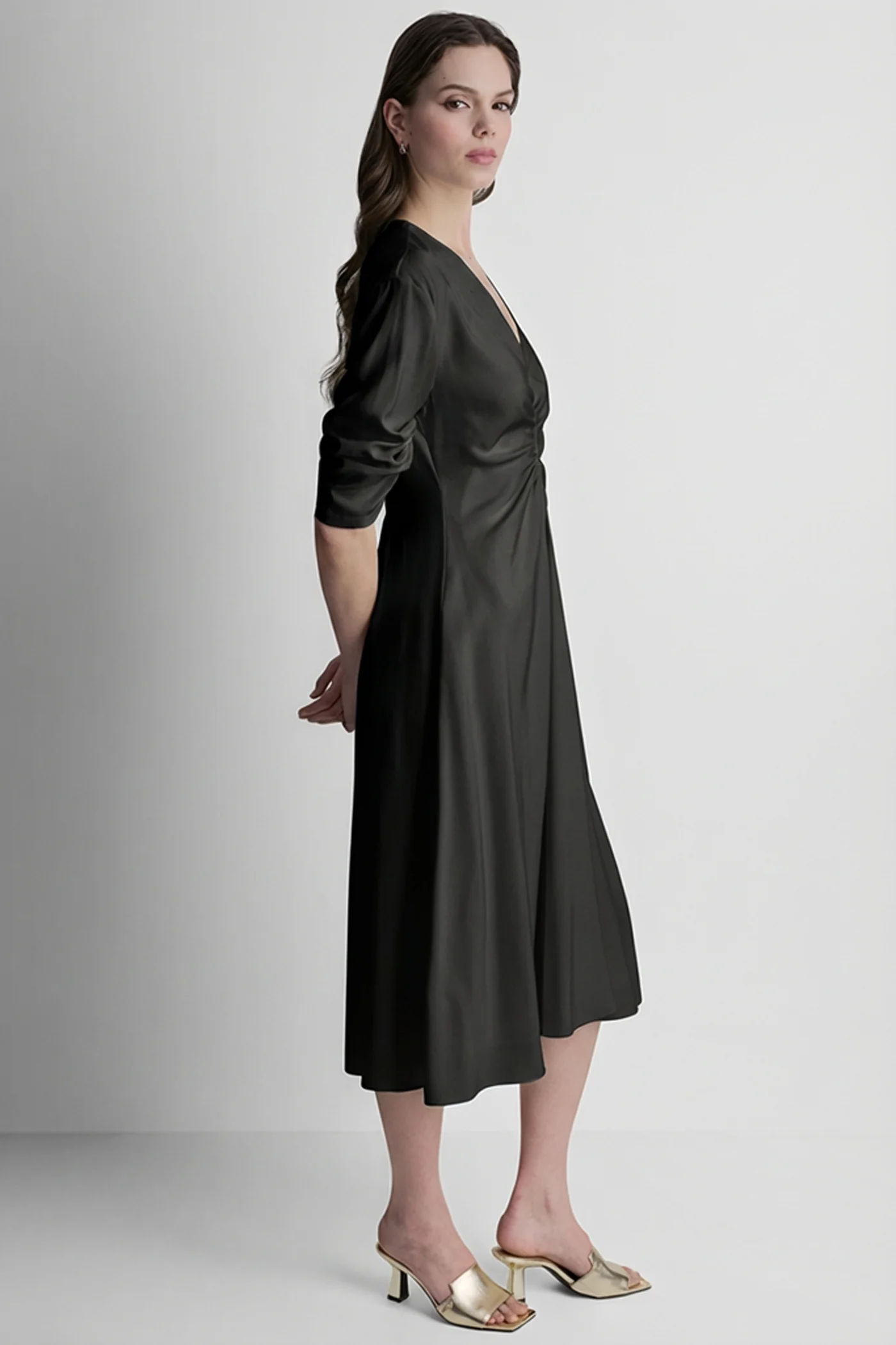 3/4 RAUSHED XLV V-NECK DRESS - Image 4