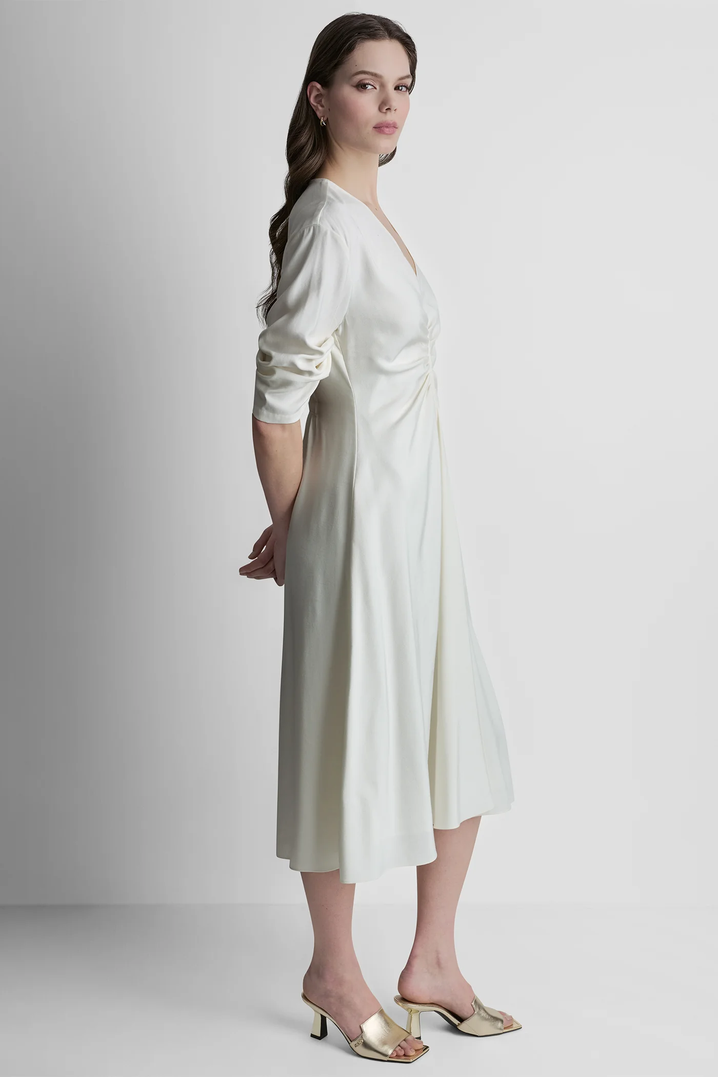 3/4 RAUSHED XLV V-NECK DRESS - Image 4