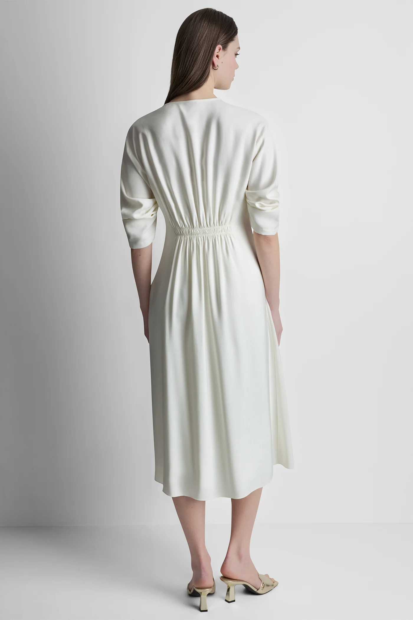 3/4 RAUSHED XLV V-NECK DRESS - Image 5