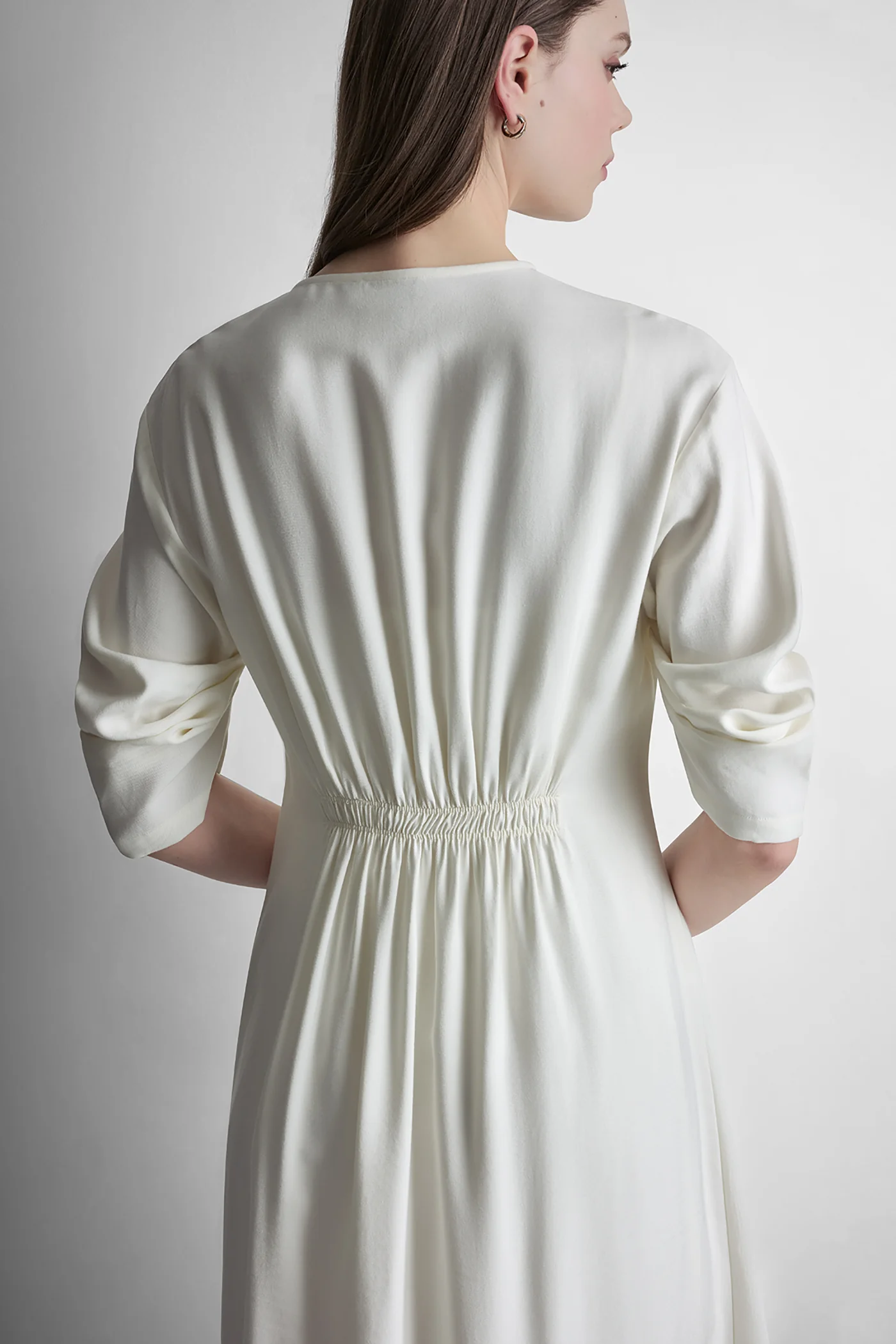 3/4 RAUSHED XLV V-NECK DRESS - Image 6