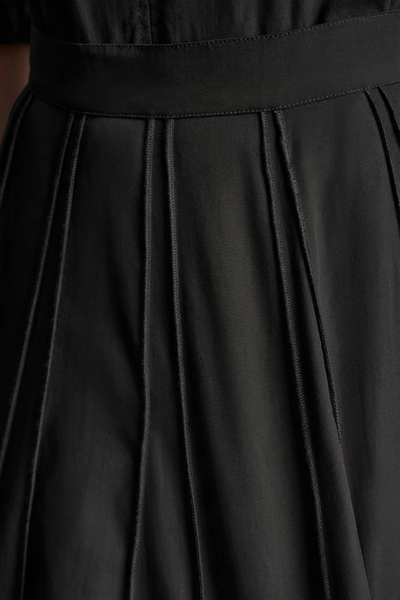 SEAMED PLEATED MIDI SKIRT - Image 3