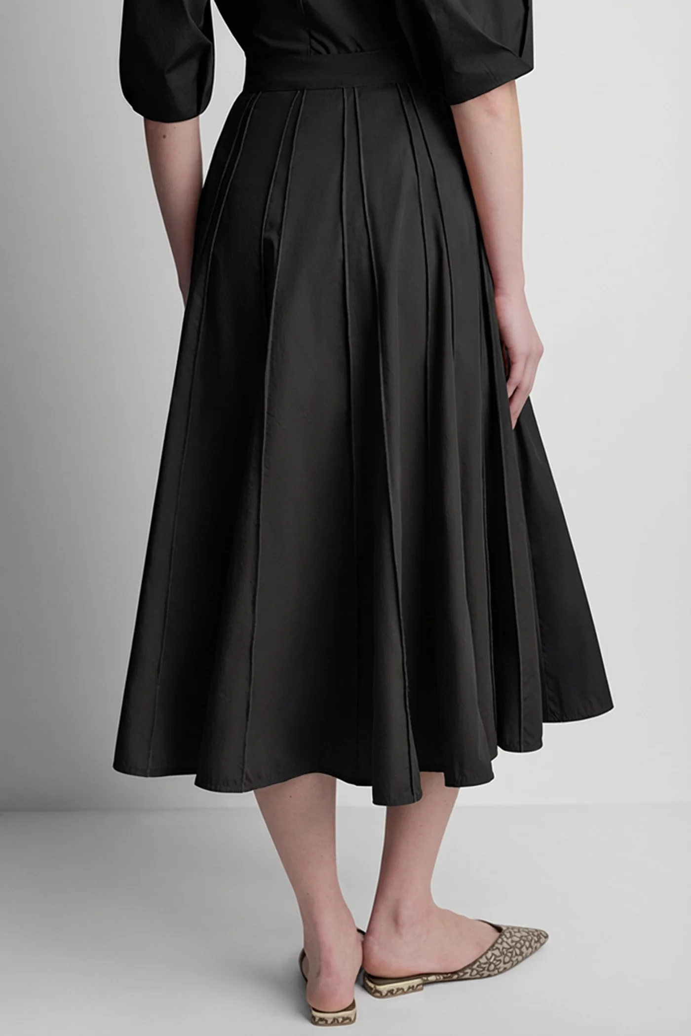 SEAMED PLEATED MIDI SKIRT - Image 5