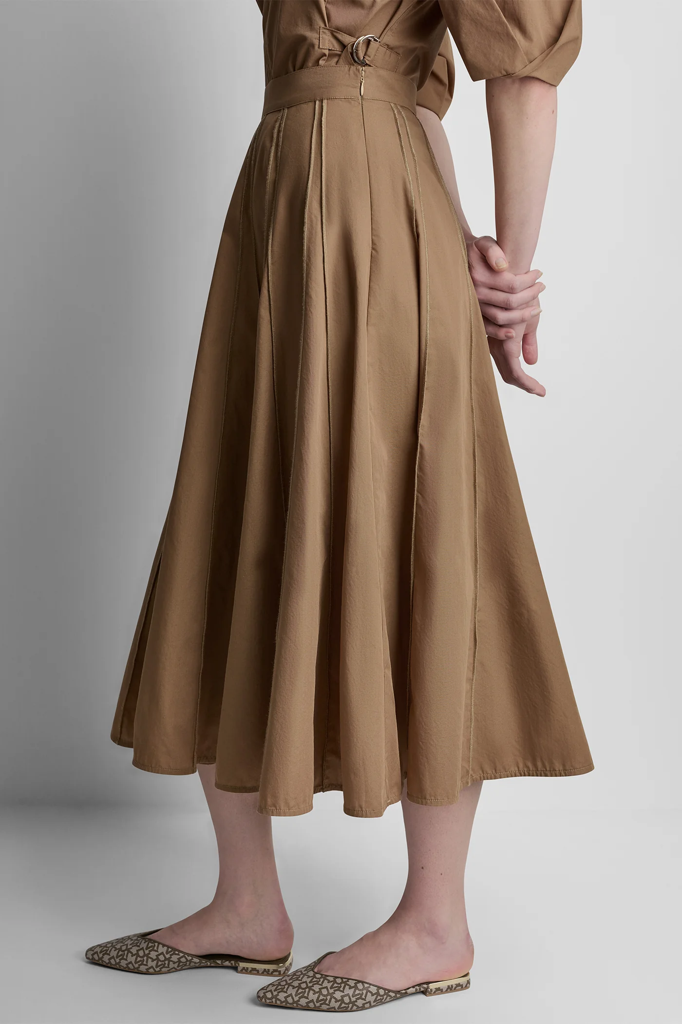 SEAMED PLEATED MIDI SKIRT - Image 4
